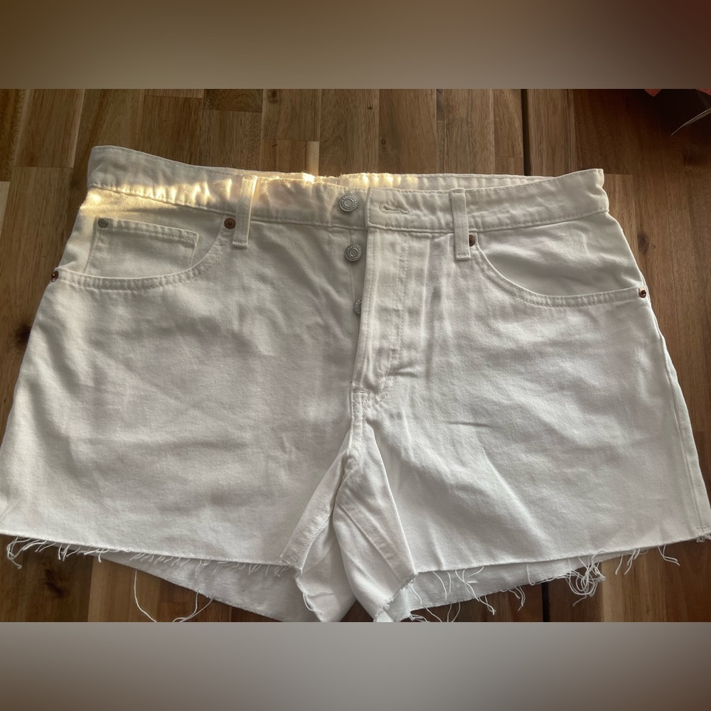 2/$13 &Denim 90’s Boyfriend women white shorts size 10